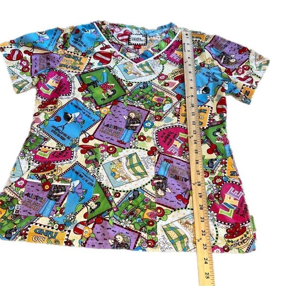 Mary Engelbreit Scrub Top with Two Front Pockets and Appliqué Cherry! Sz Small! - Picture 12 of 12